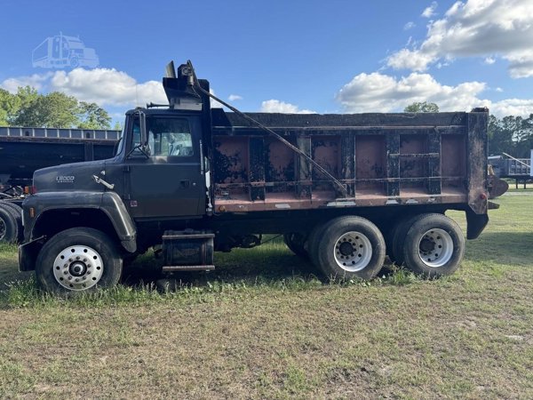 1991 Ford L8000