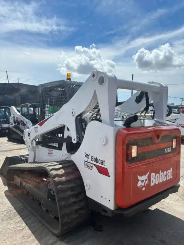 2017 Bobcat T740