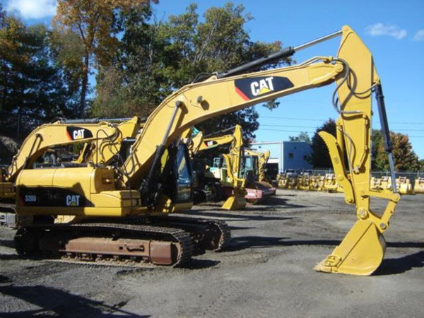 2011 CAT 320D