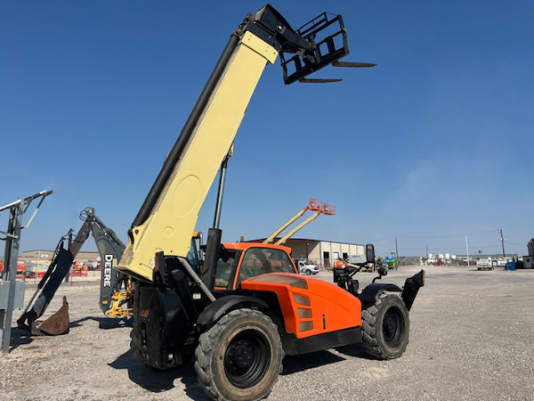 2017 JLG 1255