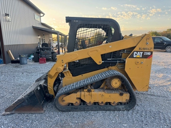 2016 CAT 239D