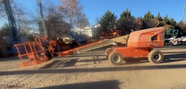 2016 JLG 400S