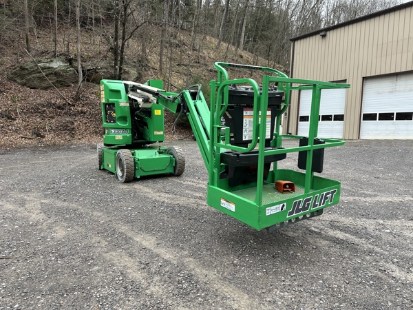 2012 JLG E300AJ