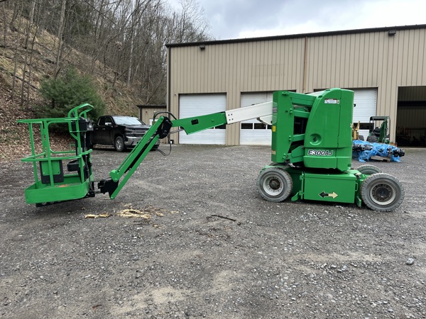 2012 JLG E300AJ