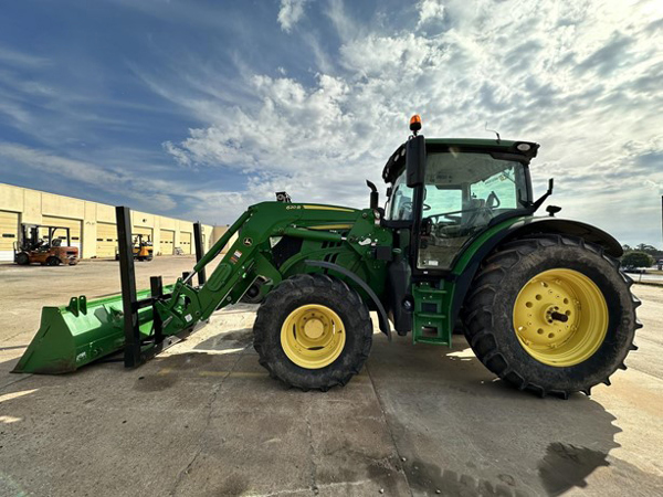 2015 John Deere 6130R