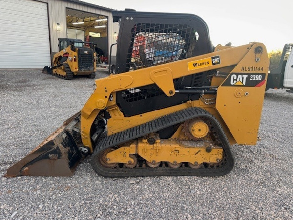 2016 CAT 239D