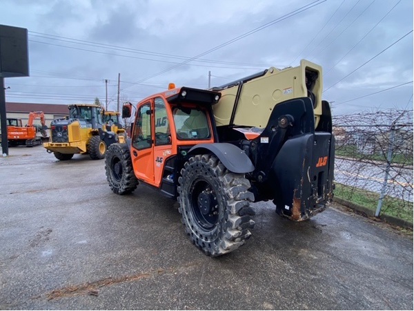 2017 JLG 1255