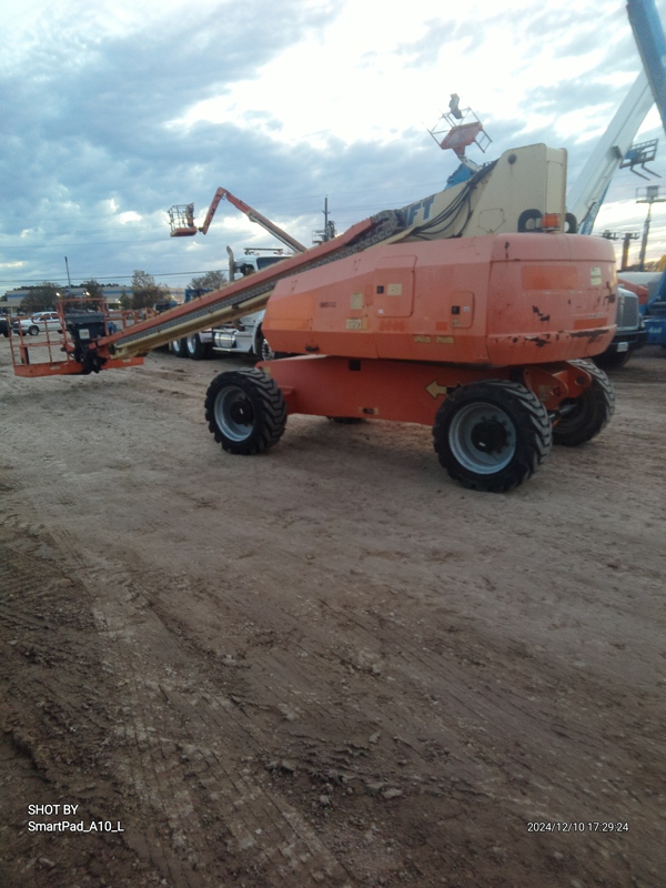 2013 JLG 800S