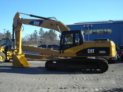 2008 CAT 320D