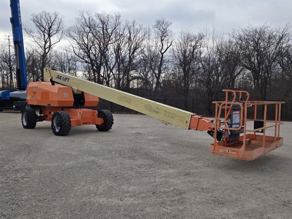 2013 JLG 800S