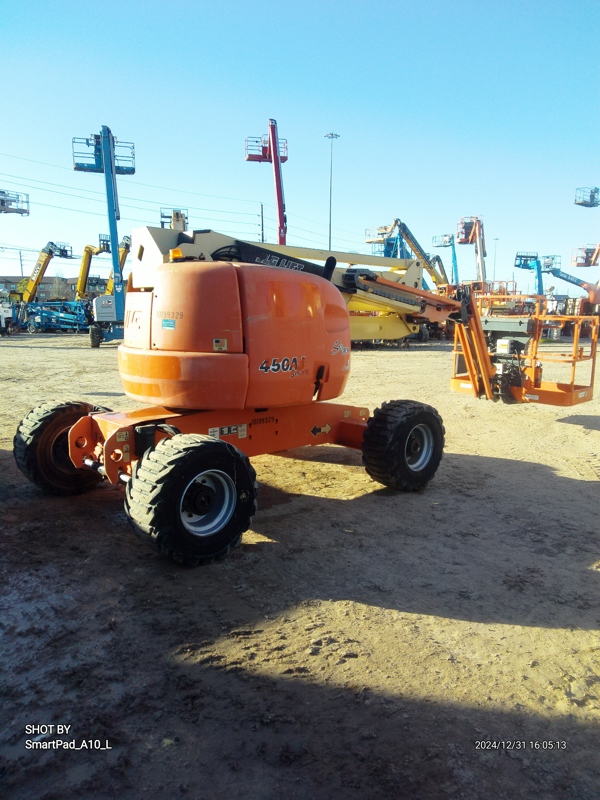 2013 JLG 450AJ