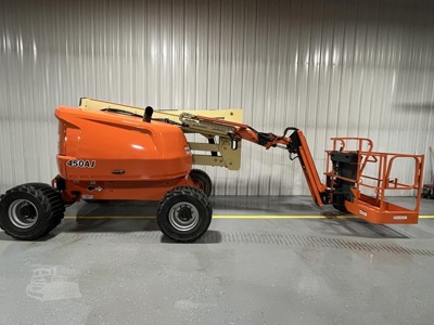 2016 JLG 450AJ