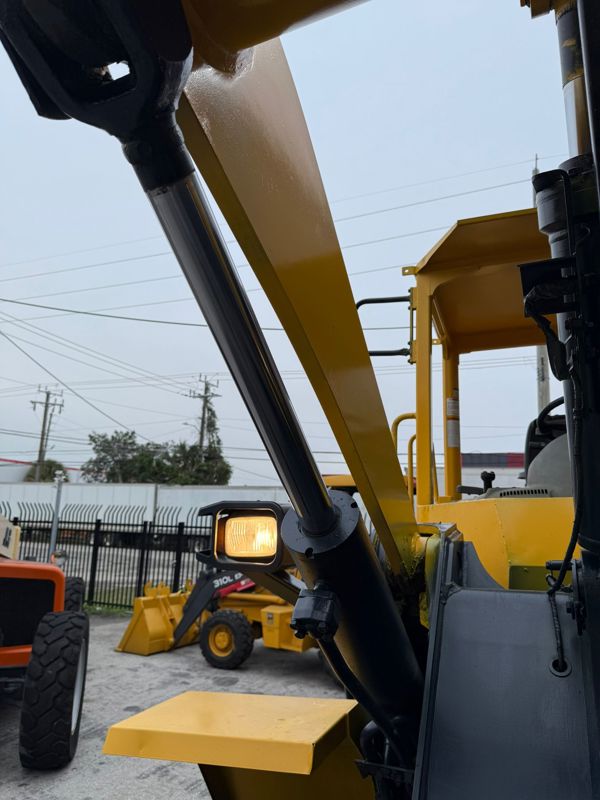 2004 Komatsu WA250-5