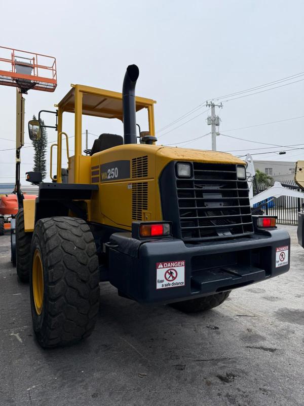 2004 Komatsu WA250-5