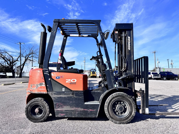 2010 Doosan D20G