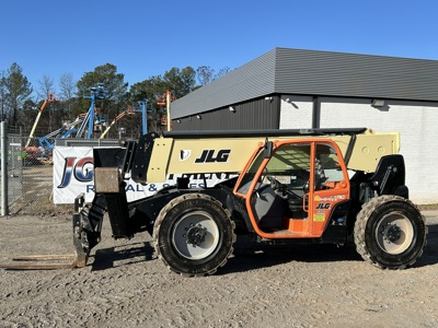 2019 JLG 1055