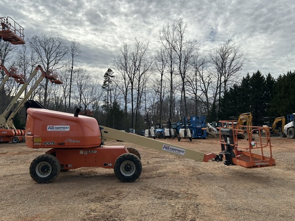 2017 JLG 400S