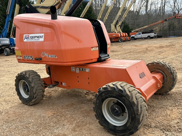 2017 JLG 400S