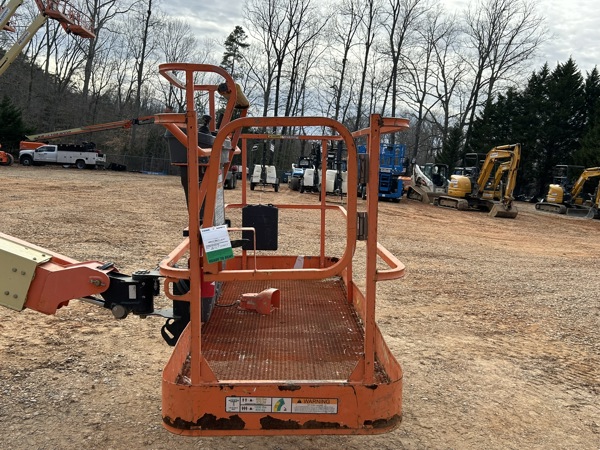 2017 JLG 400S