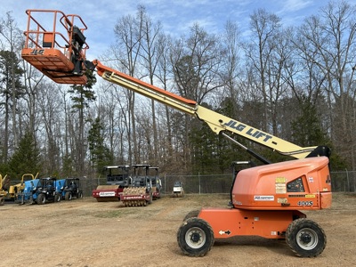 2017 JLG 400S