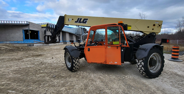 2013 JLG G9-43A