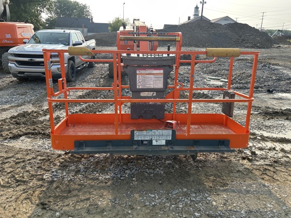 2011 JLG 660SJ