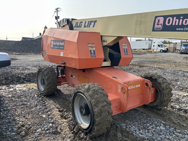 2011 JLG 660SJ