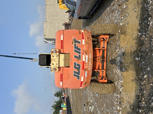 2011 JLG 660SJ