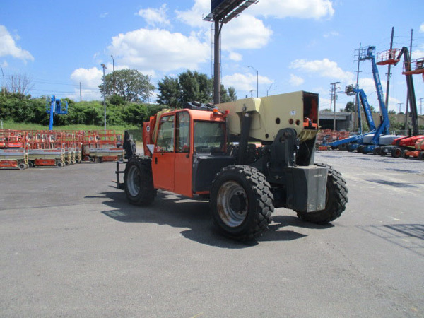 2011 JLG G12-55A